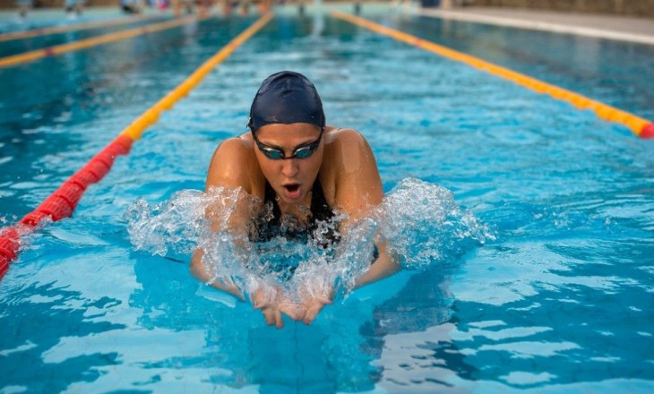Плавание брассом: техника для начинающих, как правильно плавать